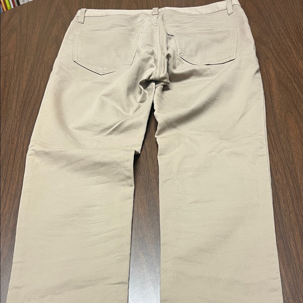 Banana Republic The Traveler Slim Fit Tan Pants, size 32x32 - Picture 6 of 13